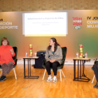Olga Viza, Anna Boada i Lola Fernández Ochoa durant la xarrada sobre salut mental i esport d’elit.