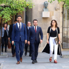 El president del Govern, Pere Aragonès; el vicepresident, Jordi Puigneró; i la consellera Laura Vilagrà, abans de la reunió setmanal del Consell Executiu.