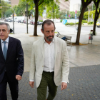 El expresidente del FB Barcelona, Sandro Rosell, a su llegada al juicio por un presunto delito contra Hacienda, en el juzgado de lo penal 3 de Barcelona, el 12 de septiembre de 2022.