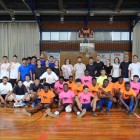 Foto de família dels participants, ahir, en la clausura del torneig.