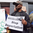 Una manifestació en contra de les deportacions a Ruanda.