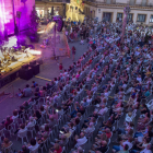 Més d’un miler de persones van assistir al concert en el qual Bonet va retre homenatge a Joan Fuster.