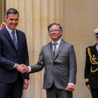 Pedro Sánchez y Gustavo Petro, ayer en la capital colombiana.