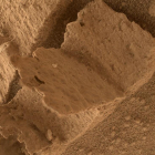 Roca con forma de libro en Marte.