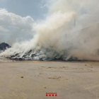 Un incendi crema una pila de farratges a Vallfogona de Balaguer