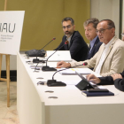 L'alcalde de Lleida, Miquel Pueyo, amb altres responsables municipals, durant la presentació de la nova EMAU.


Data de publicació: dimarts 18 d'octubre del 2022, 19:18

Localització: Lleida

Autor: