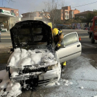 El foc va afectar especialment la part del motor del vehicle.