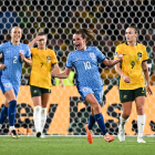 Ella Toone celebra el gol que va marcar davant d’Austràlia i que va ajudar a classificar Anglaterra per a la final de diumenge.