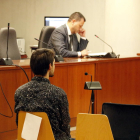 El acusado de abusar de la hermanastra en Lleida, en el  juicio en la Audiencia