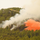 La virulència de les flames ha obligat al tall total d’accessos al Teide.