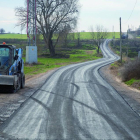 Trabajos de pavimentación en uno de los caminos. 