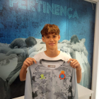 Iker Del Jesús posa con la camiseta del Espanyol.