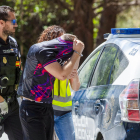 Un dels presumptes agressors sexuals sent detingut ahir per la Policia Nacional.