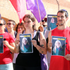 Cartells denunciant la infiltració d’una agent policial en moviments independentistes.