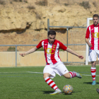 Un jugador de l’Alcoletge intenta una rematada, en una imatge d’arxiu.