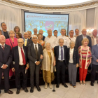 Foto de familia de los donantes homenajeados ayer en el Palau Reial de Pedralbes, en Barcelona. 