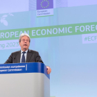 El comissari d'Economia, Paolo Gentiloni, durant la presentació de les previsions econòmiques de primavera elaborades per la Comissió Europea.