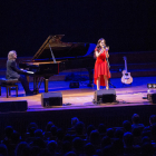 El pianista leridano Antoni Tolmos y la cantante Mariona Escoda, ayer en el Auditori Enric Granados.