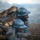 Omar Sy y Alassane Diong en una escena del film.