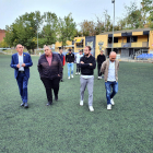 Miquel Pueyo, Rafa Gimena e Ignasi Amor ayer durante la visita a las instalaciones del CF Pardinyes.