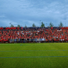 Fotografia de família dels més de 600 jugadors amb què compta l'Atlètic Segre, en la presentació de principi de temporada