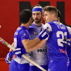 Jugadores del Llista celebran uno de los goles que marcaron ayer en Arenys.