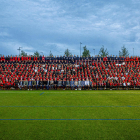 Los integrantes de todos los equipos del Atlètic Segre y del Atlètic Lleida, en el Ramon Farrús de Lleida.