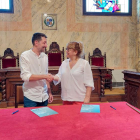 Ivan Sànchez i Natàlia Garriga durant la signatura del conveni de La Patum