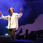 La banda murciana de rock alternatiu Arde Bogotá, ahir a la nit a l’escenari principal del Magnífic Fest.