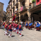 Danses a Solsona en honor a les persones que han lluitat contra els incendis - A Solsona, les danses tradicionals es van dedicar a totes les persones “que han lluitat per defensar i protegir la nostra comarca del foc”, tal com va indicar l’Ag ...