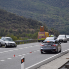 Un dels vehicles implicats ahir en una col·lisió a la carretera N-145 a la Seu d’Urgell.