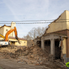 Imagen del pasado febrero de las obras de demolición de uno de los silos del Senpa para poder construir el albergue para temporeros. 