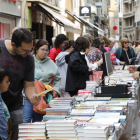 Una parada de libros en Lleida en el Sant Jordi del pasado abril.