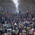 Centenars de milers de persones es van manifestar a París contra la reforma de les pensions.