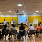 Uno de los talleres dirigidos a pacientes con covid persistente, en el CAP Primer de Maig de Lleida.