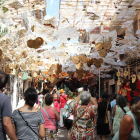 El carrer Verdi, al barri de Gràcia, decorat durant les festes.