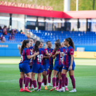 Les jugadores blaugrana en l’últim partit de pretemporada.