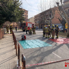 Prácticas de los bomberos voluntarios de Agramunt. 