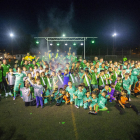 Foto de grup de tots els jugadors, jugadores i entrenadors de la UE Gardeny, ahir durant la presentació.