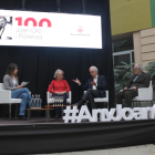 Un momento de la tertulia en la que participó la hija de Joan Oró junto a dos compañeros del científico.