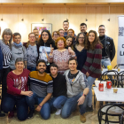 El alcalde de Lleida, y la concejala Sandra Castro, ayer en el acto con miembros de Colors de Ponent.