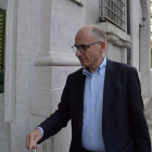 Enrico Letta, ayer llegando a su casa tras anunciar su dimisión como líder de la izquierda italiana.