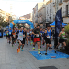 Moment de la sortida de la tradicional Cursa de l’Indiot, ahir a Mollerussa.