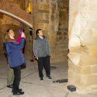 Los primeros visitantes del monasterio de Avinganya.