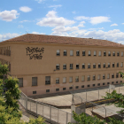 La renovació de la coberta de l’institut Màrius Torres de Lleida és una de les actuacions previstes.