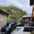 Rodaje de altura  -  Un equipo de Cupra ha trasladado un “preserie” del modelo Tavascan al pueblo que le da nombre y su estación de esquí para tomar unas imágenes por sus carreteras y paisajes de alta montaña. Estos fotogramas se incluirán ...