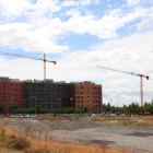 Un bloc de vivendes en construcció a la zona d’expansió de Copa d’Or, ahir.