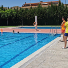 Los socorristas de las piscinas de Aitona hablan catalán.