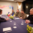 Volodímir Zelenski viajó ayer por sorpresa a Japón y se reunió con líderes invitados a la cumbre del G7.