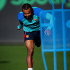 El francés Jules Koundé, durante el entrenamiento de ayer.